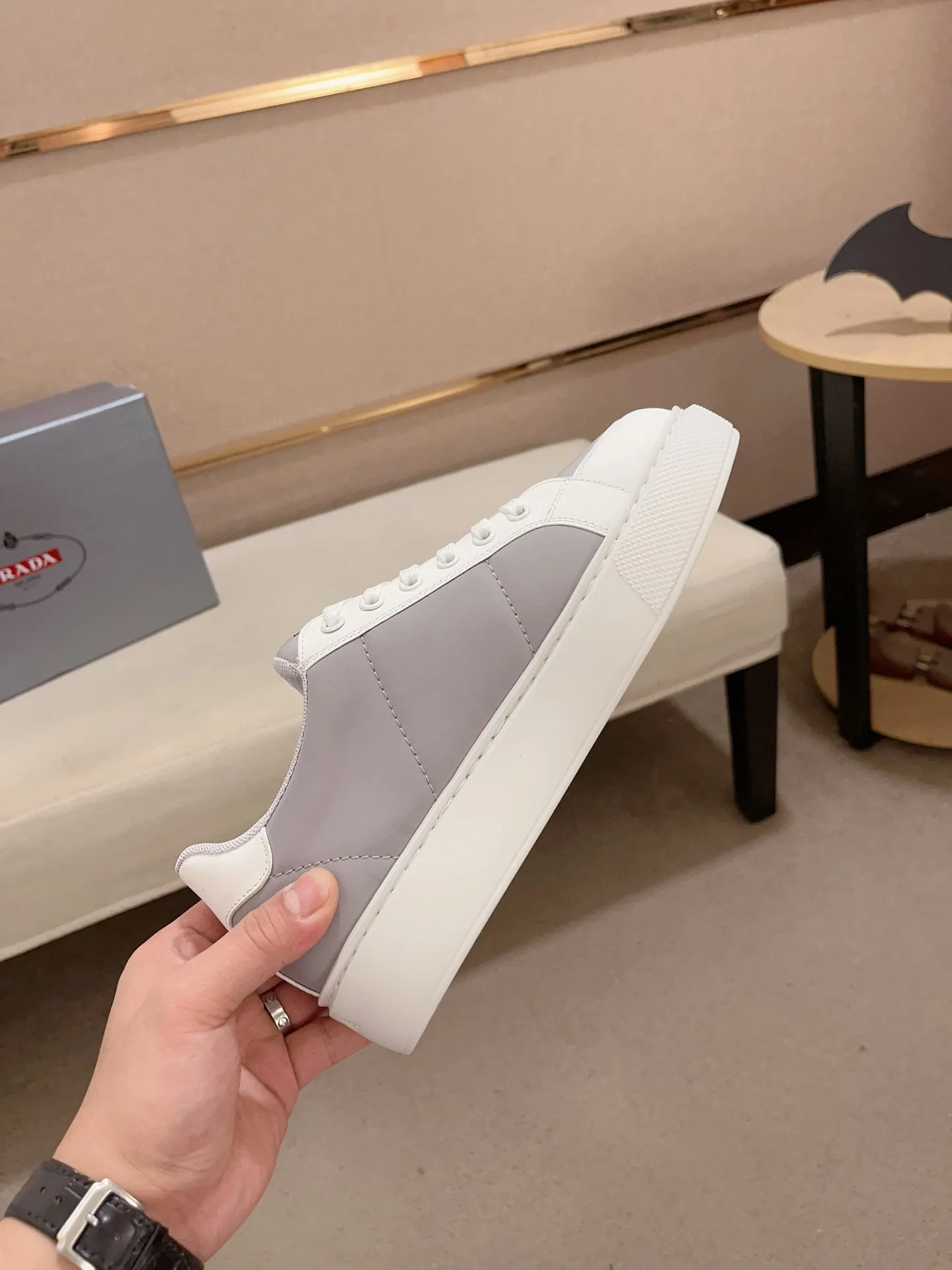 Factory price 580💰 ✔️✔️✔️High version High-quality new Prada (Prada) counters are on the market at the same time. The new men's shoes and 😘fabrics are selected from first-layer cowhide and are made by pure handicrafts. Lining: Full cowhide lining. 👍🏿 High-end ☄️ air-cushion molded anti-slip rubber outsole, exquisite lines, simple and elegant, comfortable and high-end for leisure travel. Code number: 38 to 44 (45 can be customized)